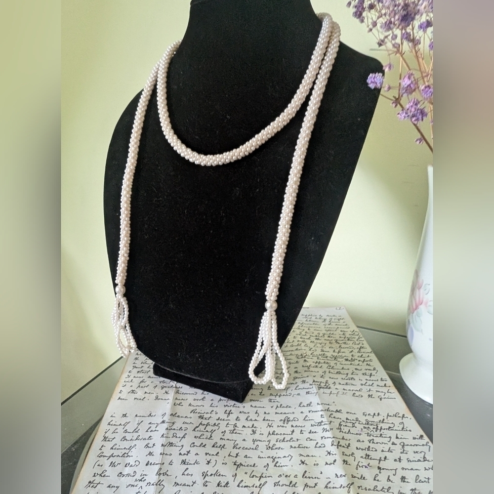 Elegant Pearl Necklace
